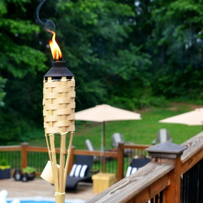 partie en bambou de Tiki Torches For Garden Lighting Luau de torche faite main en bambou naturelle de 180cm