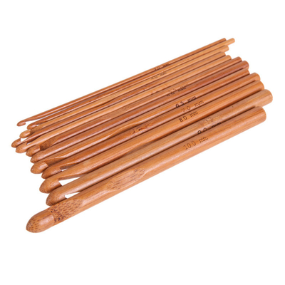 Le crochet de crochet en bois en bambou de cadeaux faits main a placé la surface douce légère