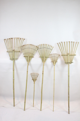 Râteau en bambou fait main 1.40m 12 dents pour le balayage sec et le jardin de feuilles nettoyant les râteaux de jardin naturels