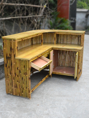 Bambou Tiki Bar With Roof de taille de 220 cm tabourets de bar en bambou de 4 morceaux