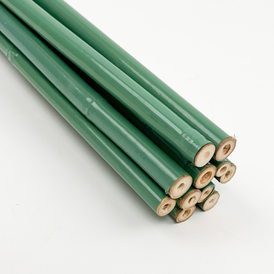 Poteaux en bambou enduits de plastique en bois vert noir enduit de bois