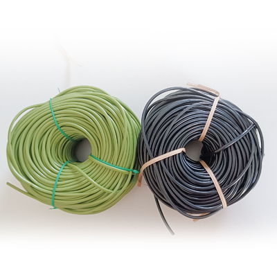Ligne creuse verte flexible pour soutenir les lignes de raccordement de la plante