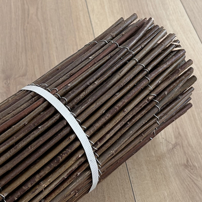 Branches de saule naturel pour une toile de fond parfaite et une solution d'intimité